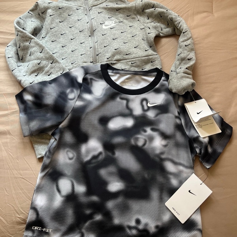 Nike Kids size 7 NWT